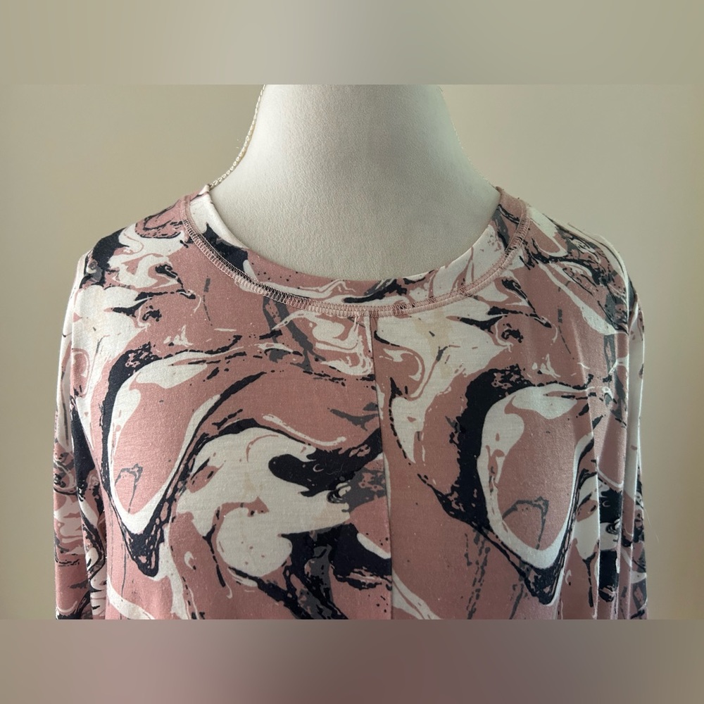 Cute Top - Picture 2 of 6